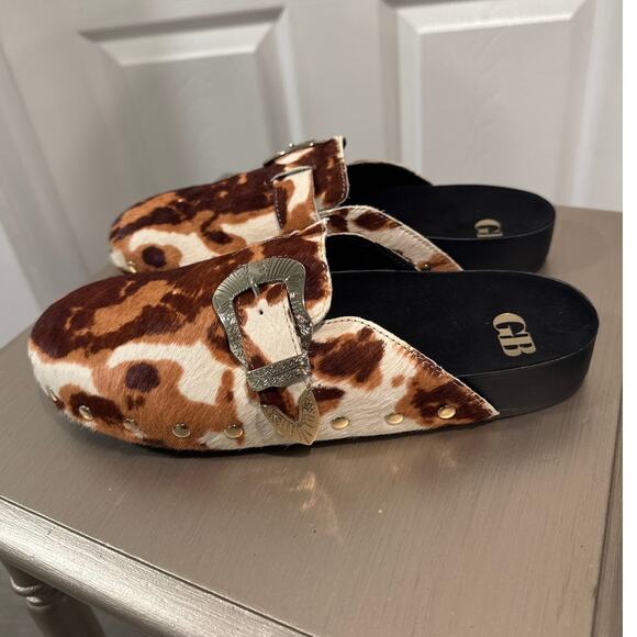 Gianni Bini Slip-On Cow Print Calf Hair Buckle Detail Mule Size 8.5M - Picture 1 of 7